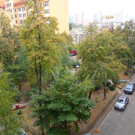 Apartment Olympyska On Velyka Vasylkyvska 45 Kijev Kültér fotó