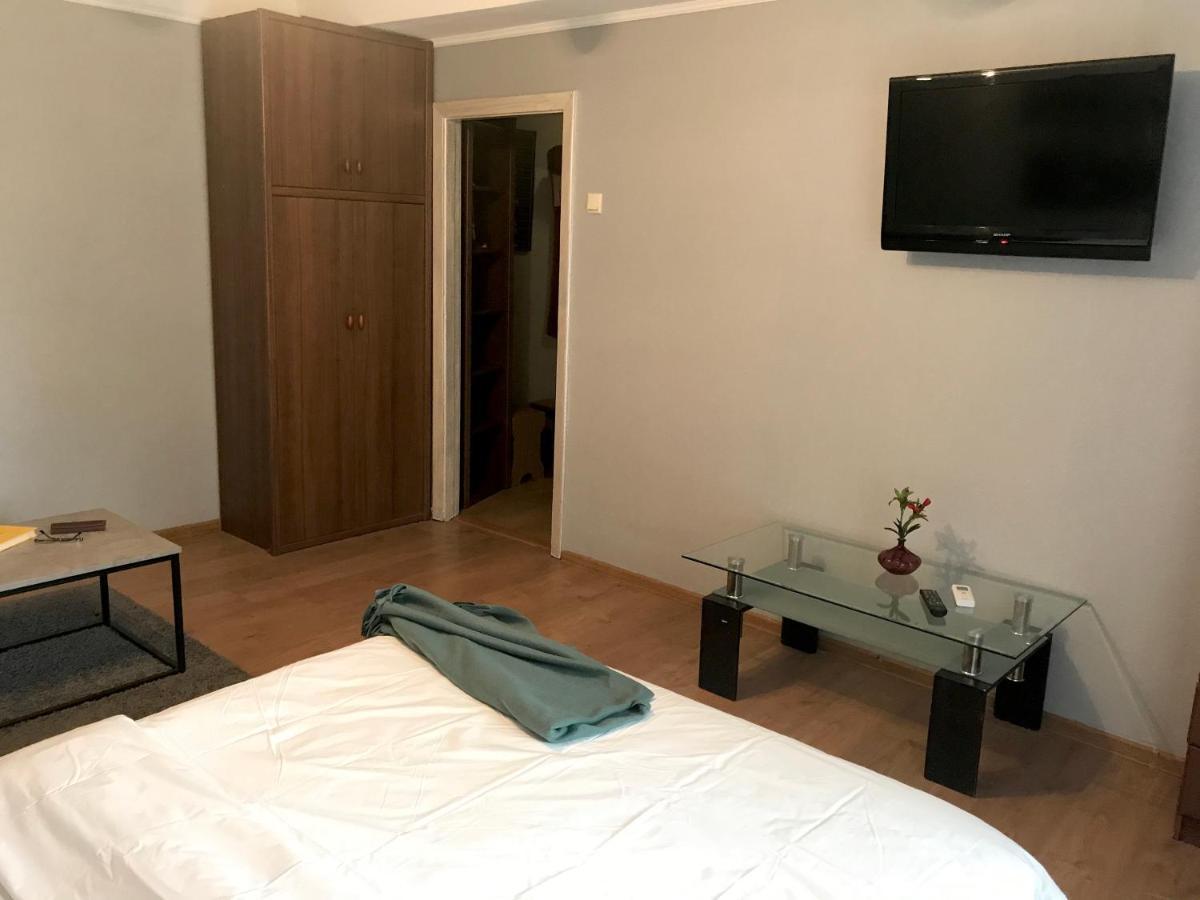 Apartment Olympyska On Velyka Vasylkyvska 45 Kijev Kültér fotó